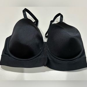 Bali Black Bra Size 38D   Adjustable straps.  Excellent Condition!